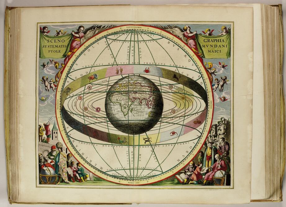 Imagen de una copia del libro ¨De Revolutionibus Orbium Coelestium¨, la obra maestra del astrónomo polaco Nicolás Copérnico. Foto: EFE/CHRISTIE´S IMAGES