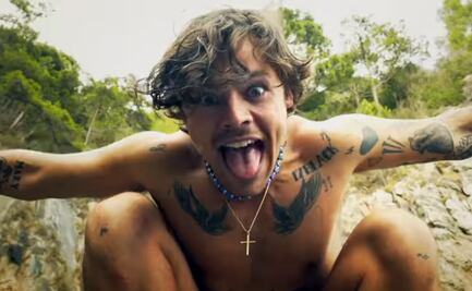 Harry Styles se da un chapuzón de esperanza con "Golden"