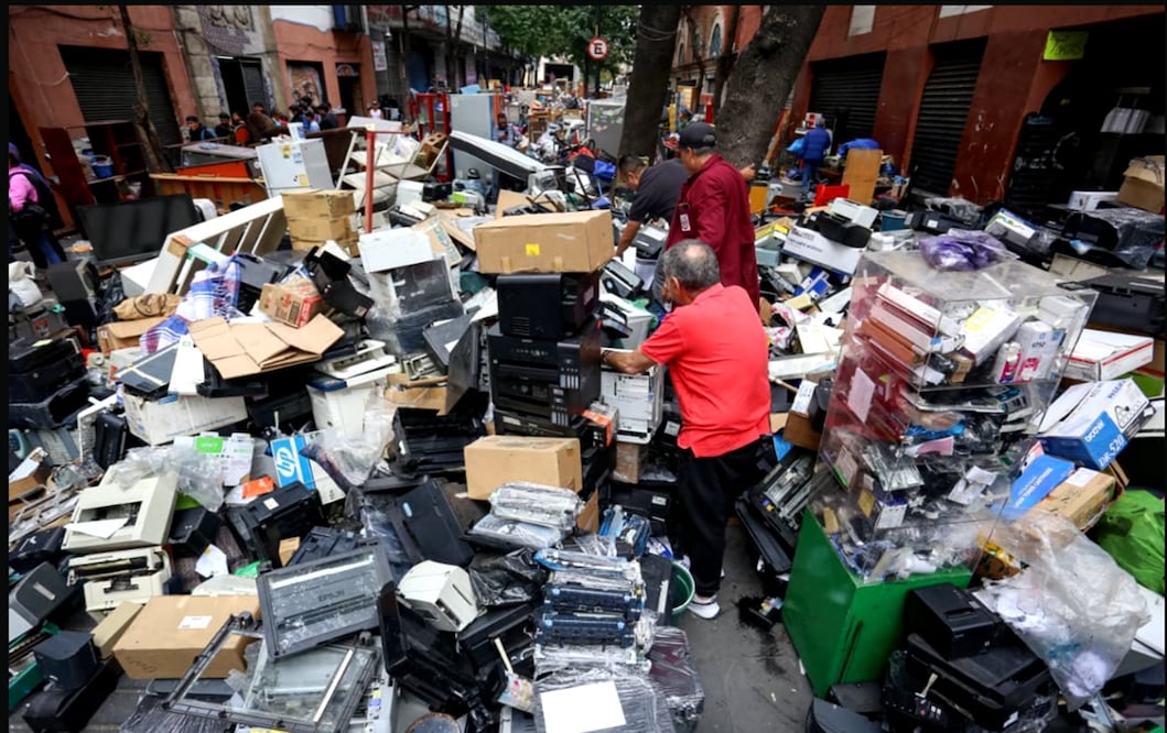 Hallan más irregularidades en desalojo de Cuba 11. Foto: Luis Camacho/EL UNIVERSAL