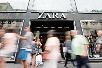 Inditex ignora crisis política y crece 8% 