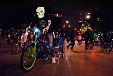 ¡Prepárate! Anuncian Paseo Nocturno “Muévete en Bici” con motivo del Día de Muertos en la CDMX