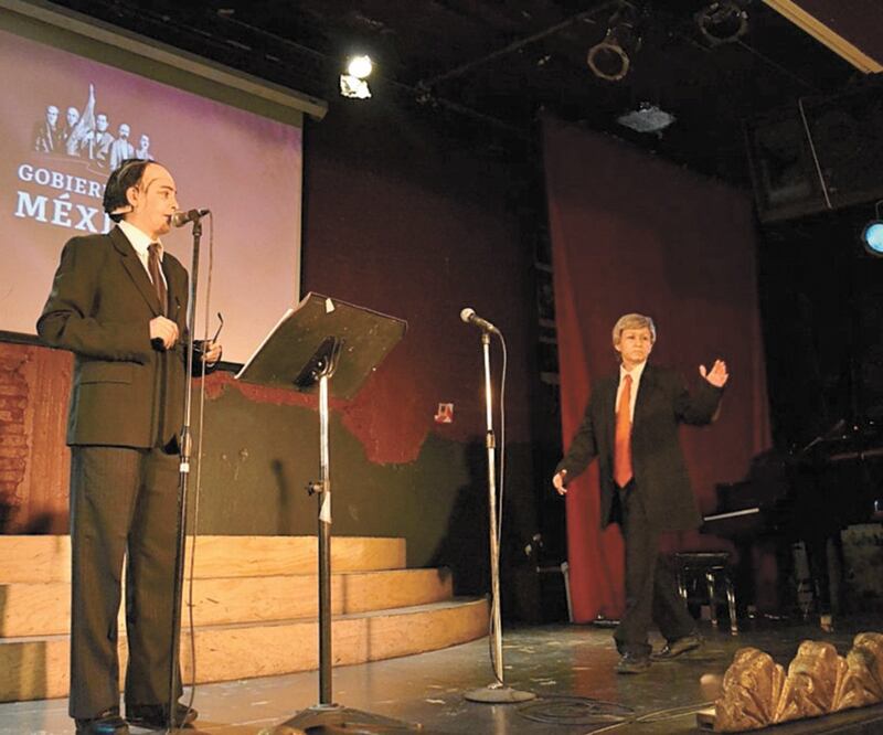 El show critica lo que hacen las instituciones. FACEBOOK