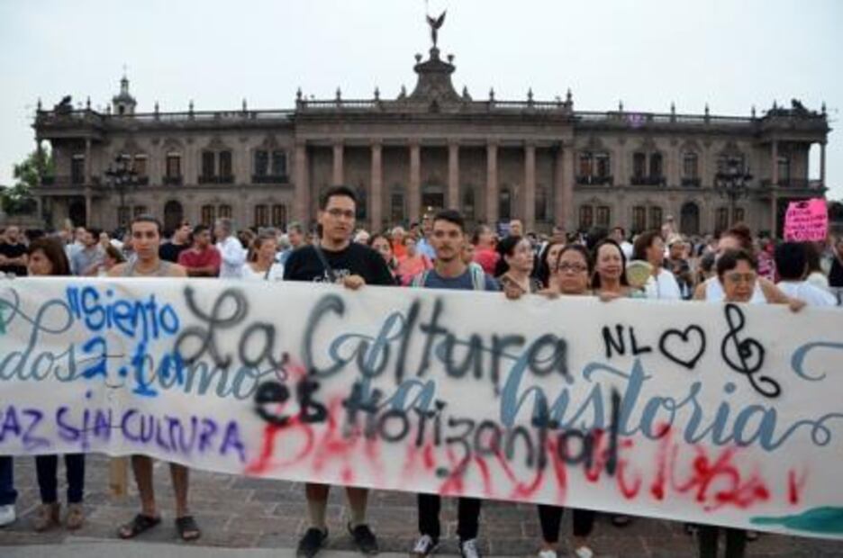 Artistas y activistas protestan por "RadioBronco” en NL