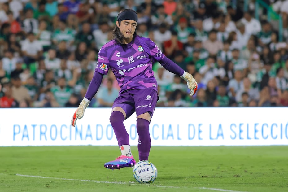 Carlos Acevedo con Santos Laguna, durante la fase regular del torneo Apertura 2026 - Foto: Imago7
