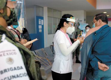 Vinculan a proceso a 2 enfermeros por robo de vacunas