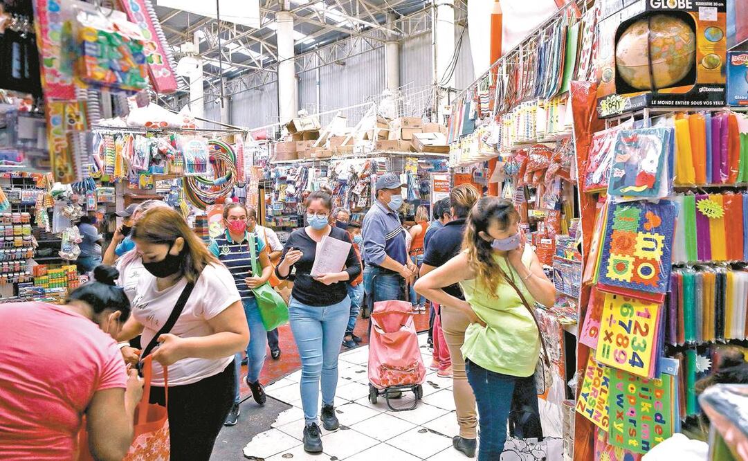Fabricantes de útiles escolares anticipan que los días de mayor compra de productos iniciarán el día 15 de este mes. Foto: Archivo/EL UNIVERSAL.