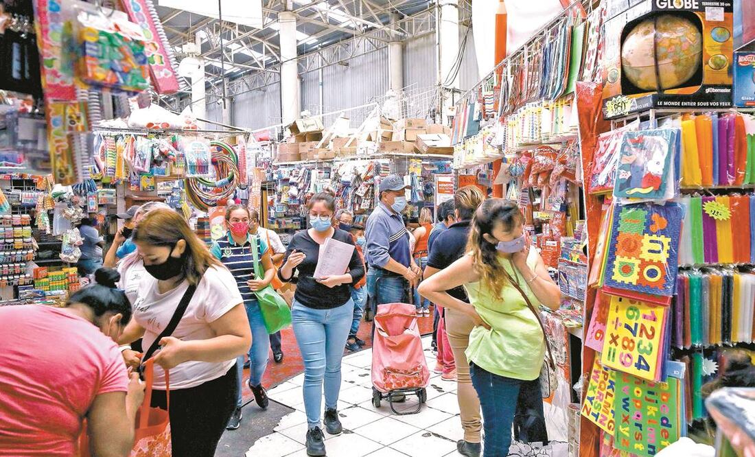 Fabricantes de útiles escolares anticipan que los días de mayor compra de productos iniciarán el día 15 de este mes. Foto: Archivo/EL UNIVERSAL.