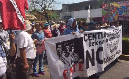 Maestros se movilizan también en Tabasco