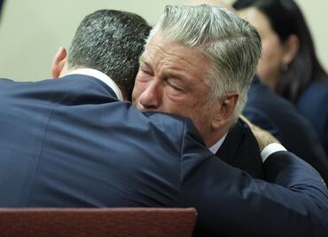 La reacción de Alec Baldwin al ser absuelto por homicidio involuntario en el set de "Rust"