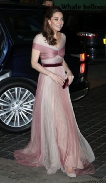 Kate Middleton impacta en Londres con su vestido de princesa