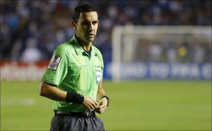 César Ramos será el “afortunado” árbitro del Pumas vs América