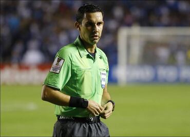 César Ramos será el “afortunado” árbitro del Pumas vs América