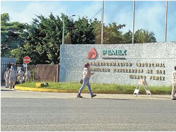 Hacienda difiere más pagos de impuestos a Pemex; petrolera podrá pagar hasta julio lo de mayo