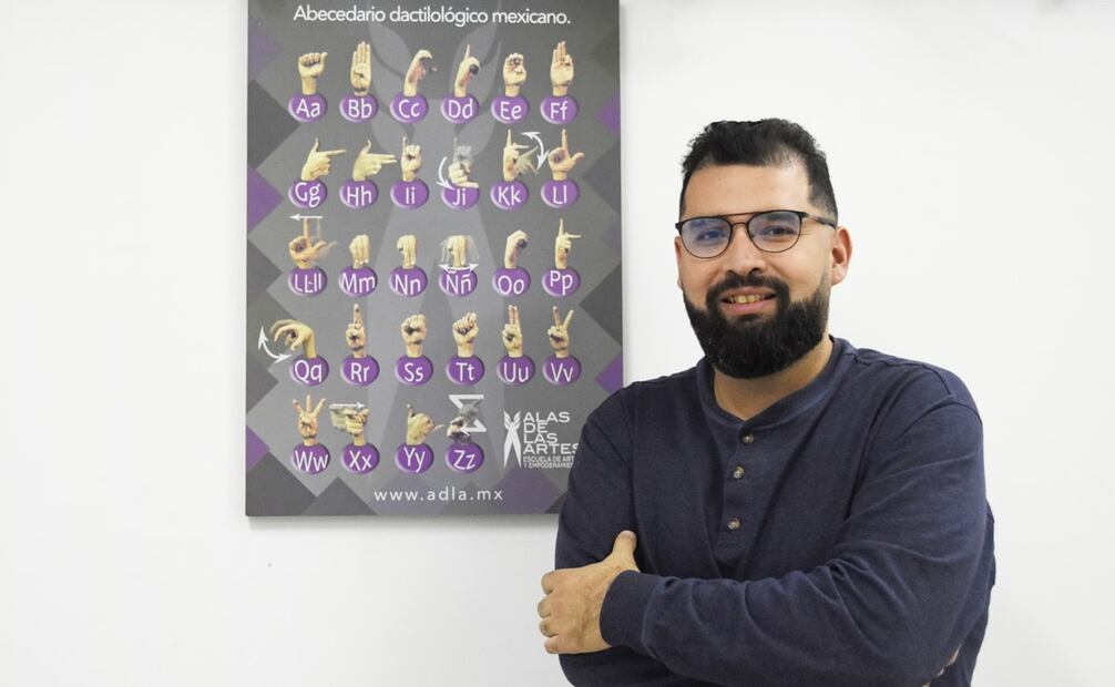 Álex Gallardo, director de Alas de las Artes, escuela mexicana de lengua de señas. Foto: Eduardo Castañeda EL UNIVERSAL