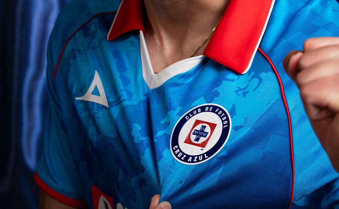 Cruz Azul revela sus uniformes para la Copa Intercontinental / Foto: @Pirma_Oficial en X