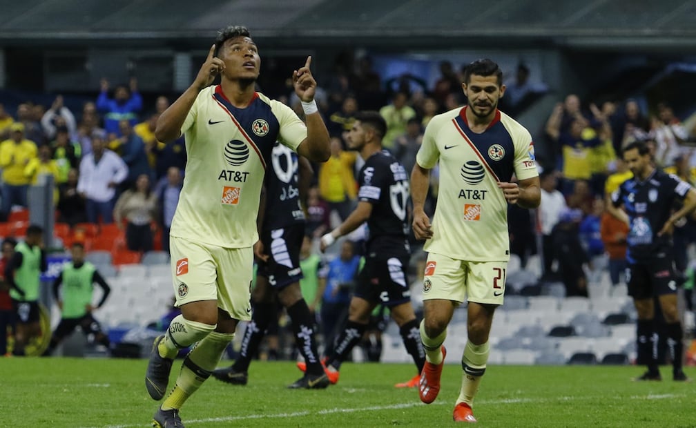 Roger Martínez y Henry Martín celebrando con América ante Pachuca en Copa América del Clausura 2019 / FOTO: Imago7
