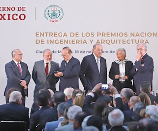 Infraestructura requiere inversión de 5% del PIB: Slim