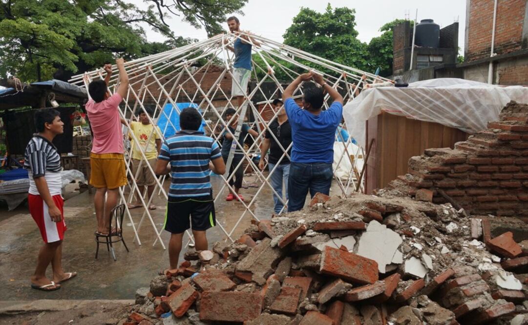A yurt, an emerging house of PVC pipes - Edwin Hernández/EL UNIVERSAL