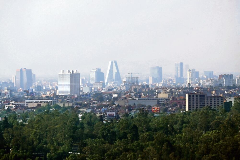 Este miércoles se declaró la contingencia ambiental por ozono, la primera en la que va del año; se espera que haya cuatro días de riesgo en la actual temporada (JUAN CARLOS REYEZ. EL UNIVERSAL)