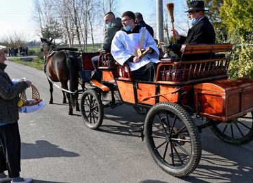 Millones de personas celebran la Pascua bajo nuevas restricciones antiCovid