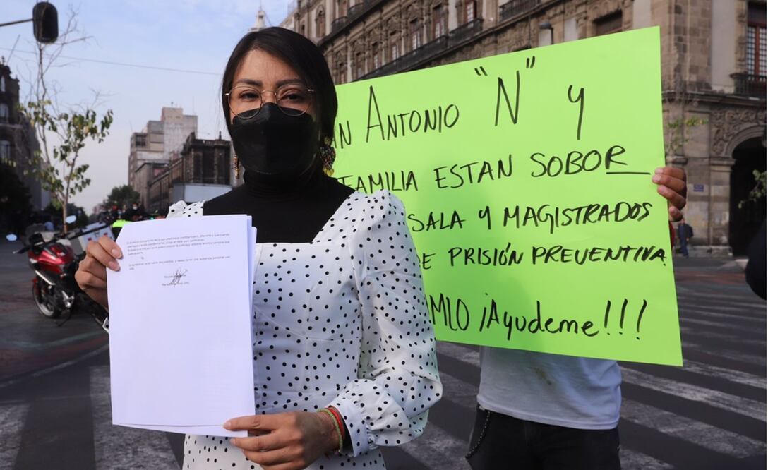 María Elena Ríos denunció que hay corrupción en el poder judicial de Oaxaca porque su agresor, el exdiputado Juan Antonio N, presuntamente está a punto de recibir un amparo para reclasificar su caso por “lesiones”. Foto: Berenice Fregoso