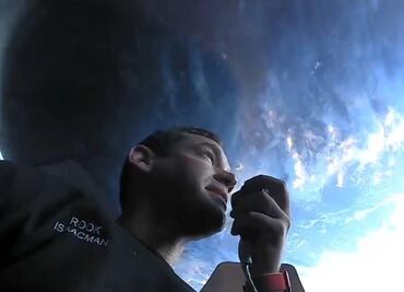 Comer pizza y tener una gran vista al hacer del baño, así es turistear en el espacio con SpaceX