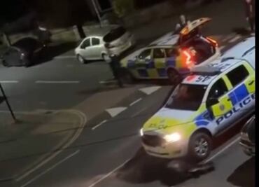 Sancionan en Reino Unido a policía que atropelló a una vaca para "atraparla"