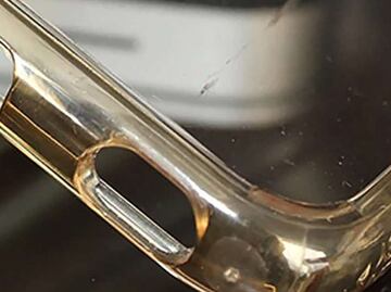 Así debes limpiar la funda de tu celular si se pone amarilla