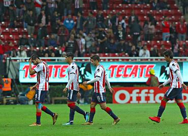 La caída libre de Chivas