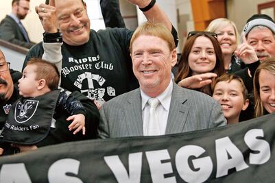 Dueño de Raiders los quiere en Las Vegas