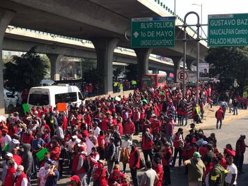 “¡Que nos paguen!”; protestan por salarios y arman bloqueos en Naucalpan