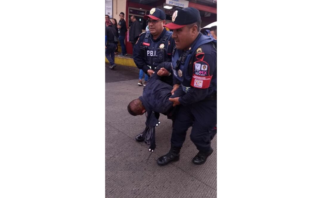 El presunto asaltante fue rescatado por policías adscritos a ese paradero. /Especial