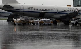 Lluvias complican operaciones en pistas del AICM; hay doble alerta por precipitaciones fuertes
