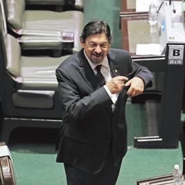 PAN y PRD cuestionan mérito y credibilidad del líder minero