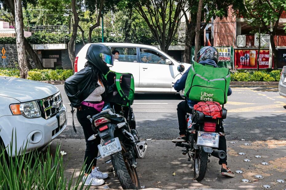 Socios conductores y repartidores no quieren un empleo tradicional, según las encuestas de Uber. Foto: Gabriel Pano | El Universal