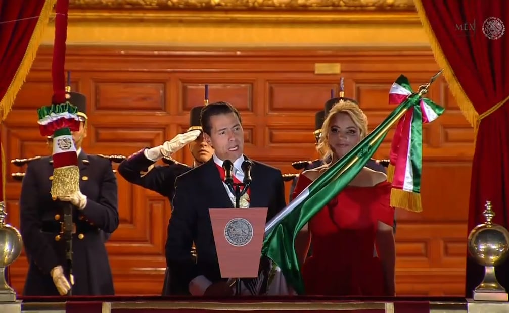 Enrique Peña Nieto durante el Grito de Independencia en el Zócalo. Foto: tomada de video