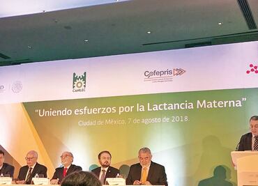 Realizan foro de lactancia sin mujeres panelistas