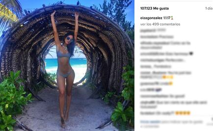 Eiza González luce su figura en bikini