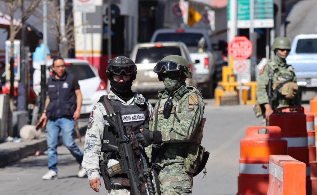 El despliegue de elementos de la GN y Sedena en puentes internacionales de Ciudad Juárez, Chihuahua forma parte del llamado “Operativo Frontera” (07/02/2025). Foto: Paola Gamboa / EL UNIVERSAL