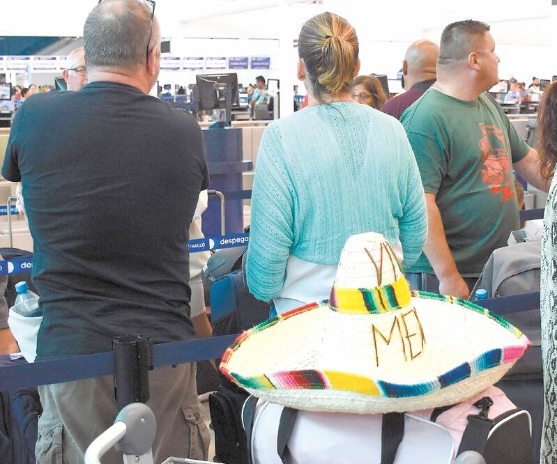 Desempeño. Durante enero pasado arribaron al aeropuerto de Cancún 60 mil turistas extranjeros más que en 2019, se trata de un alza de 3.9%. Foto: ARCHIVO EL UNIVERSAL