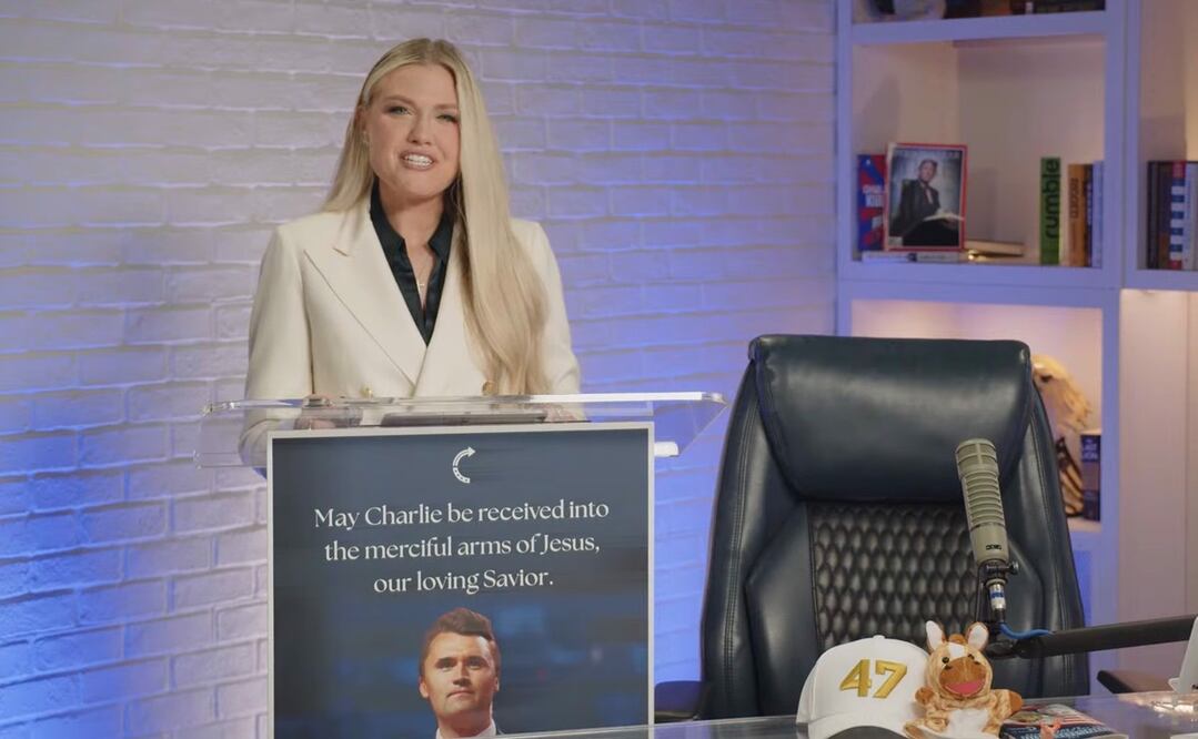 Captura de video cedida por la organización sin ánimo de lucro Turning Point USA de la esposa del comentarista conservador Charlie Kirk, Erika, durante una declaración este viernes, en Phoenix. Foto: EFE
