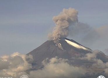 Alertan por emisiones de ceniza del volcán Popocatépetl