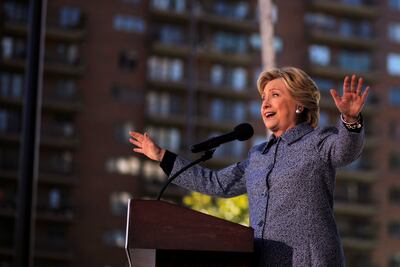 Hillary Clinton repunta en cinco estados clave