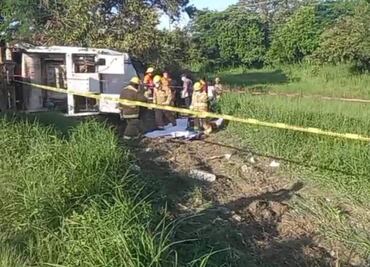 Mueren en volcadura cuatro trabajadores de limpieza en Altamira