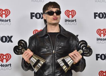 Jared Leto presume foto con Peso Pluma: el cantante mexicano responde si hay romance con Anitta