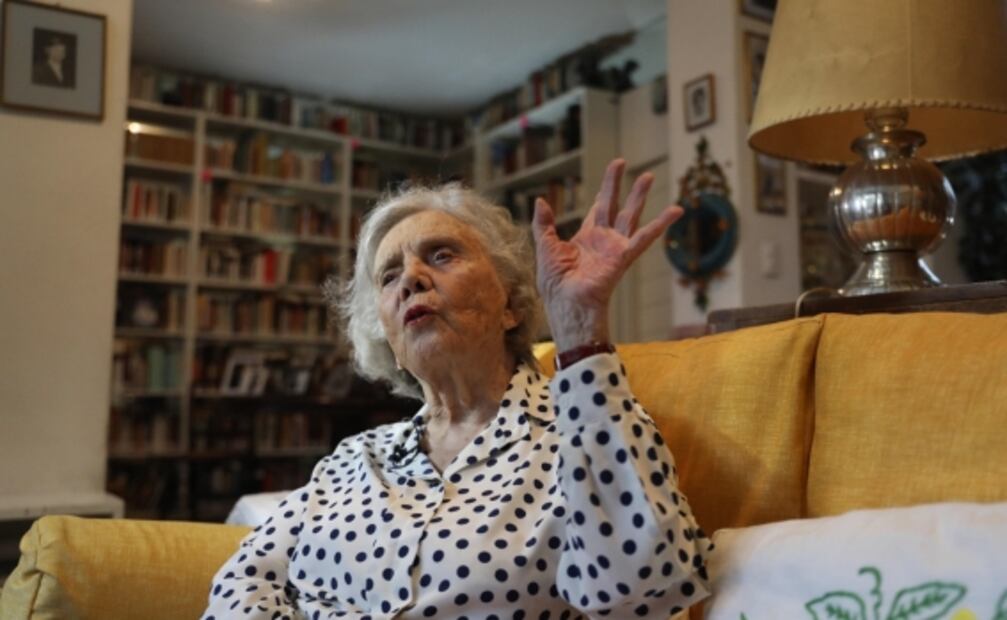 Poniatowska cree que el Covid-19 unirá, pese a la “división” que hacen los críticos de AMLO