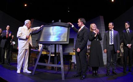 Rinde IMSS homenaje a Ignacio López Tarso