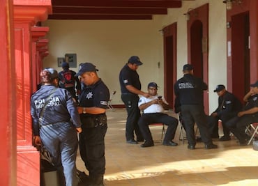Paran labores policías de Santa Lucía, Oaxaca