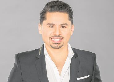 Larry Hernández rinde homenaje a Selena