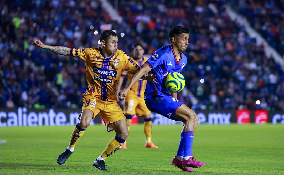 Cata Domínguez ignoró los abucheos que le lanzó la afición de Cruz Azul - Foto: Imago7